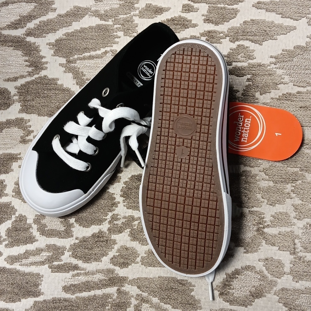 NWT Wonder Nation Boys converse with Memory foam Sz 1 - Picture 3 of 4